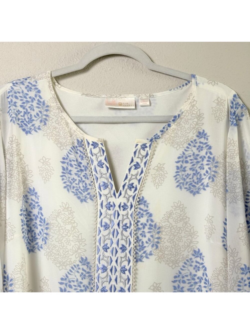 Belle Kim Gravel Floral Medallion Blouse Size L Blue Gray Embroidered A374452 - Picture 3 of 13